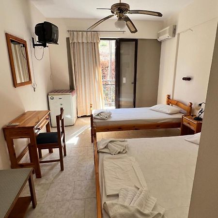 Michaela Hotel Poros  Buitenkant foto