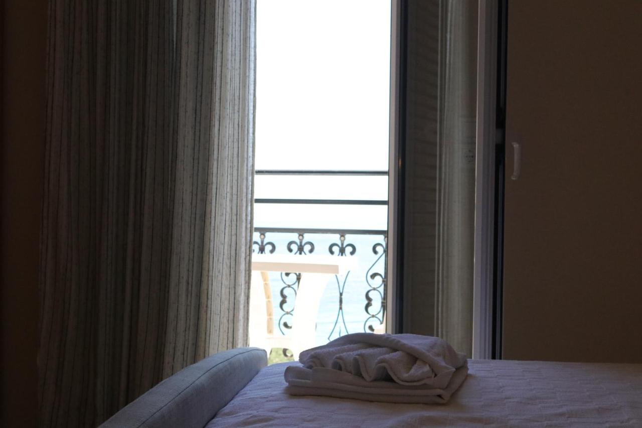 Michaela Hotel Poros  Buitenkant foto