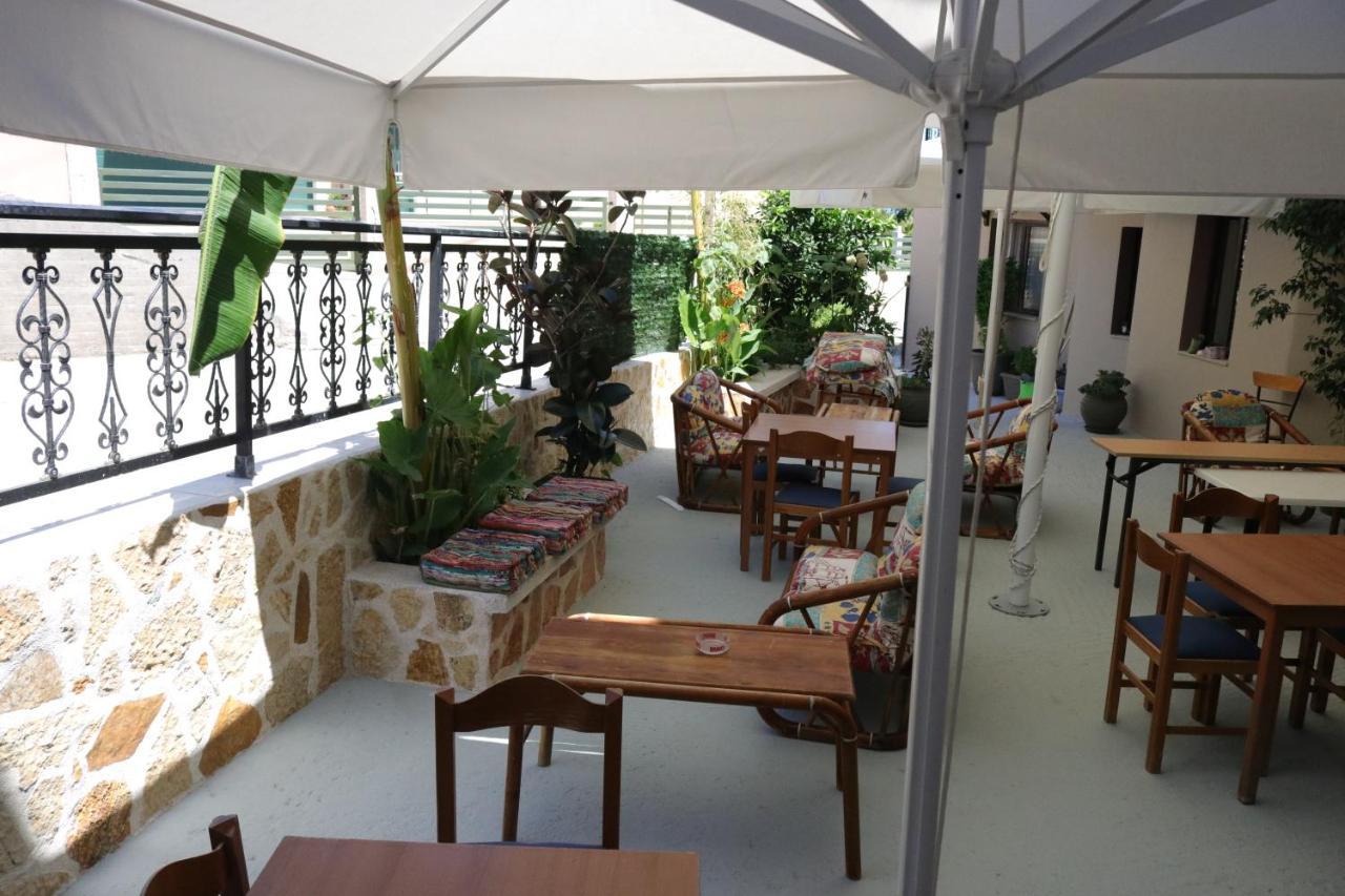 Michaela Hotel Poros  Buitenkant foto