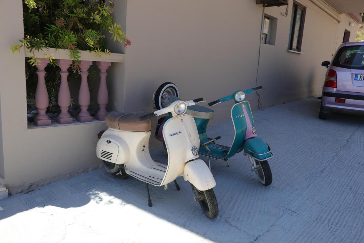 Michaela Hotel Poros  Buitenkant foto