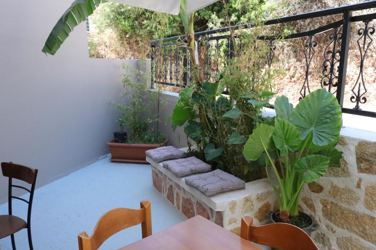 Michaela Hotel Poros  Buitenkant foto
