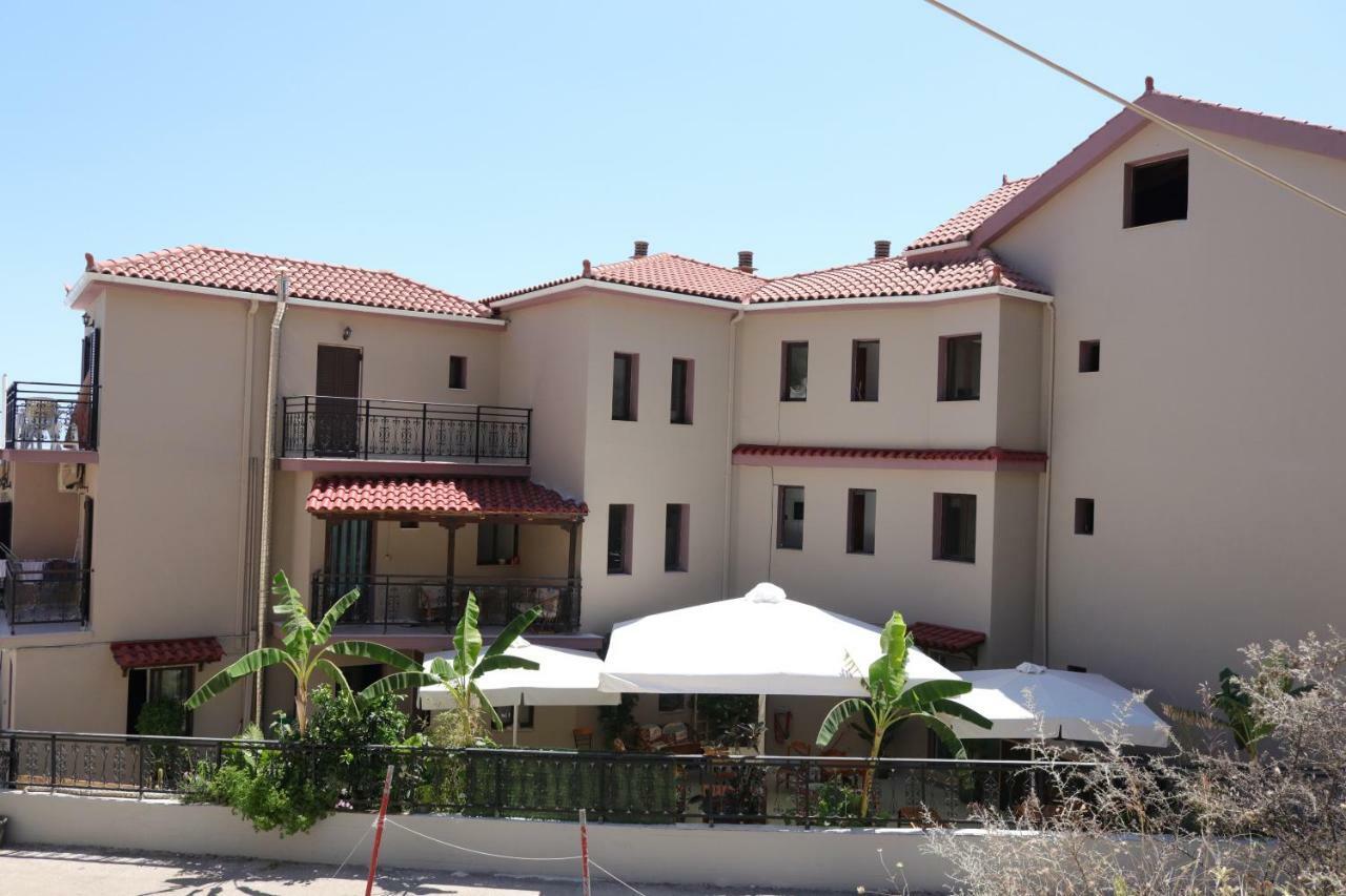 Michaela Hotel Poros  Buitenkant foto